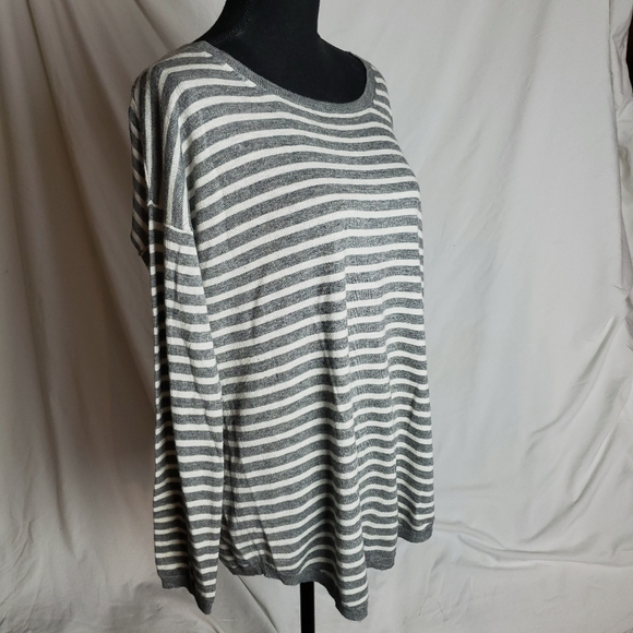Joie Gray and White Striped Sweater Top Size Medium - Picture 2 of 8